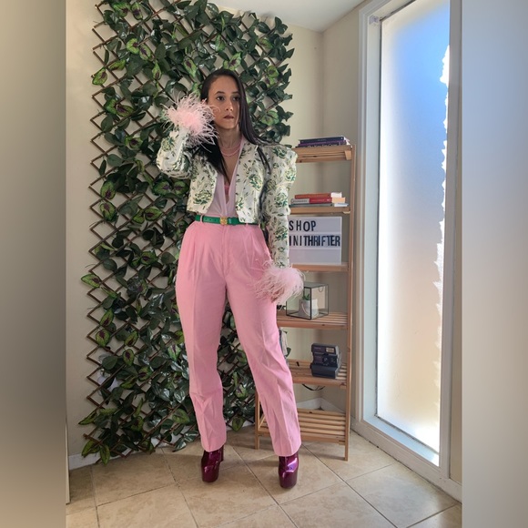 Helium - Picture 3 of 6